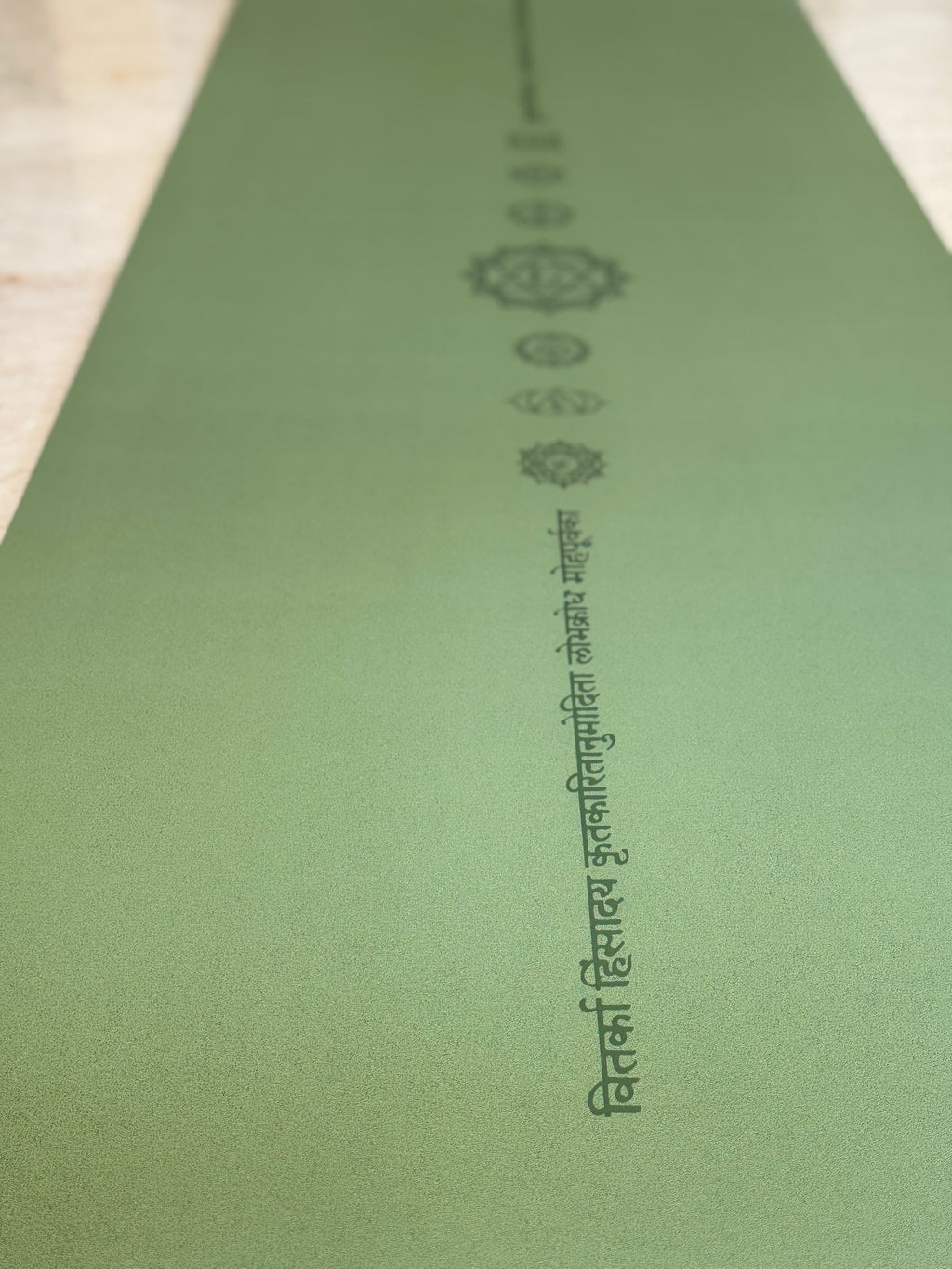 Tapis de Yoga Caoutchouc naturel, fibre de coco et polyuréthane 2.0 | 7 Chakras Vert amande