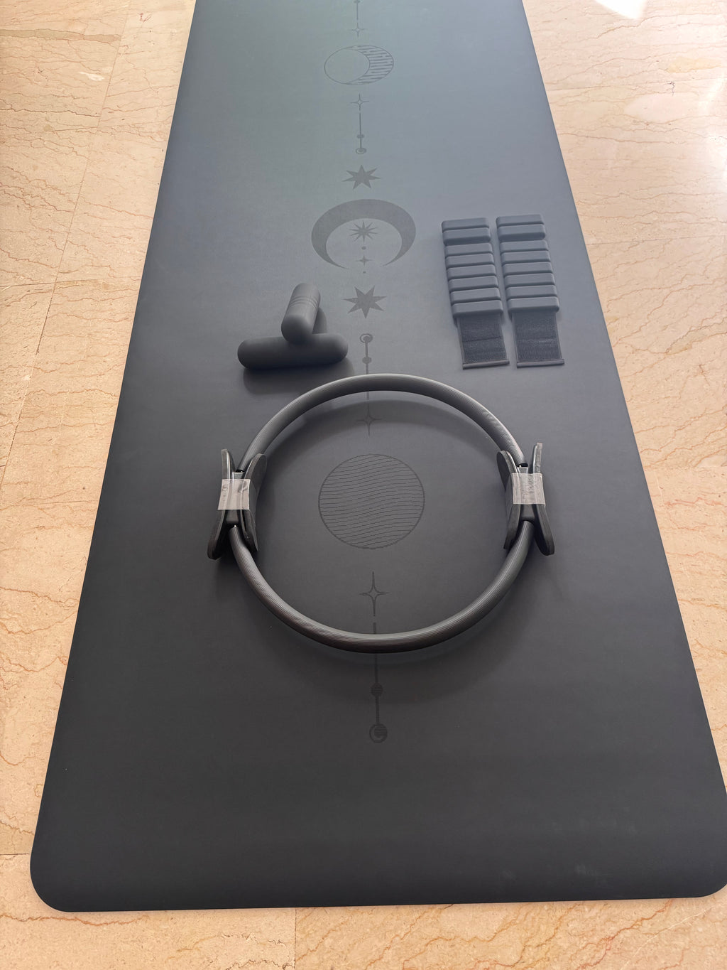 PILATES ESSENTIAL KIT - BLACK