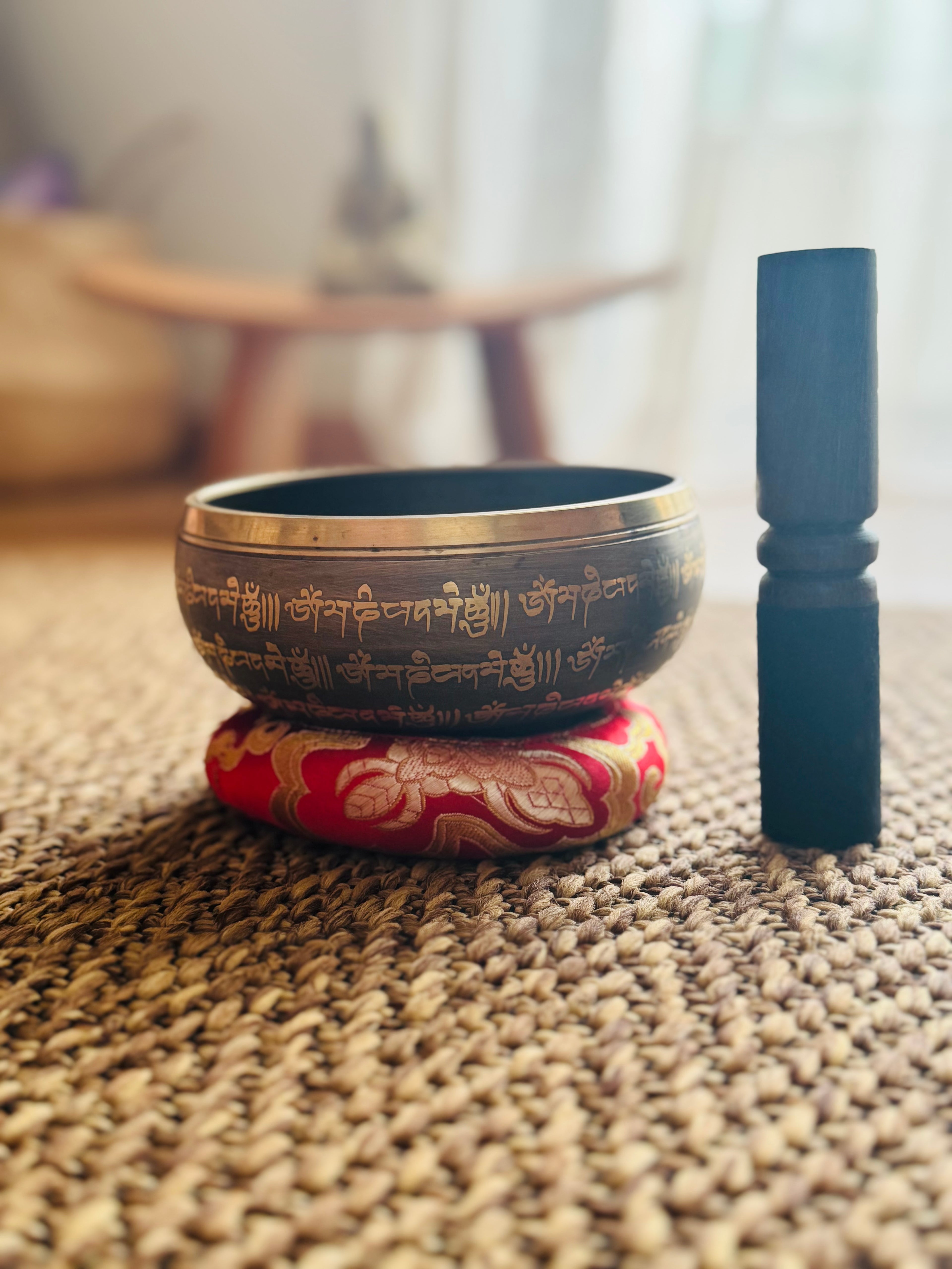 Bol chantant tibétain gravé « Sanskrit »