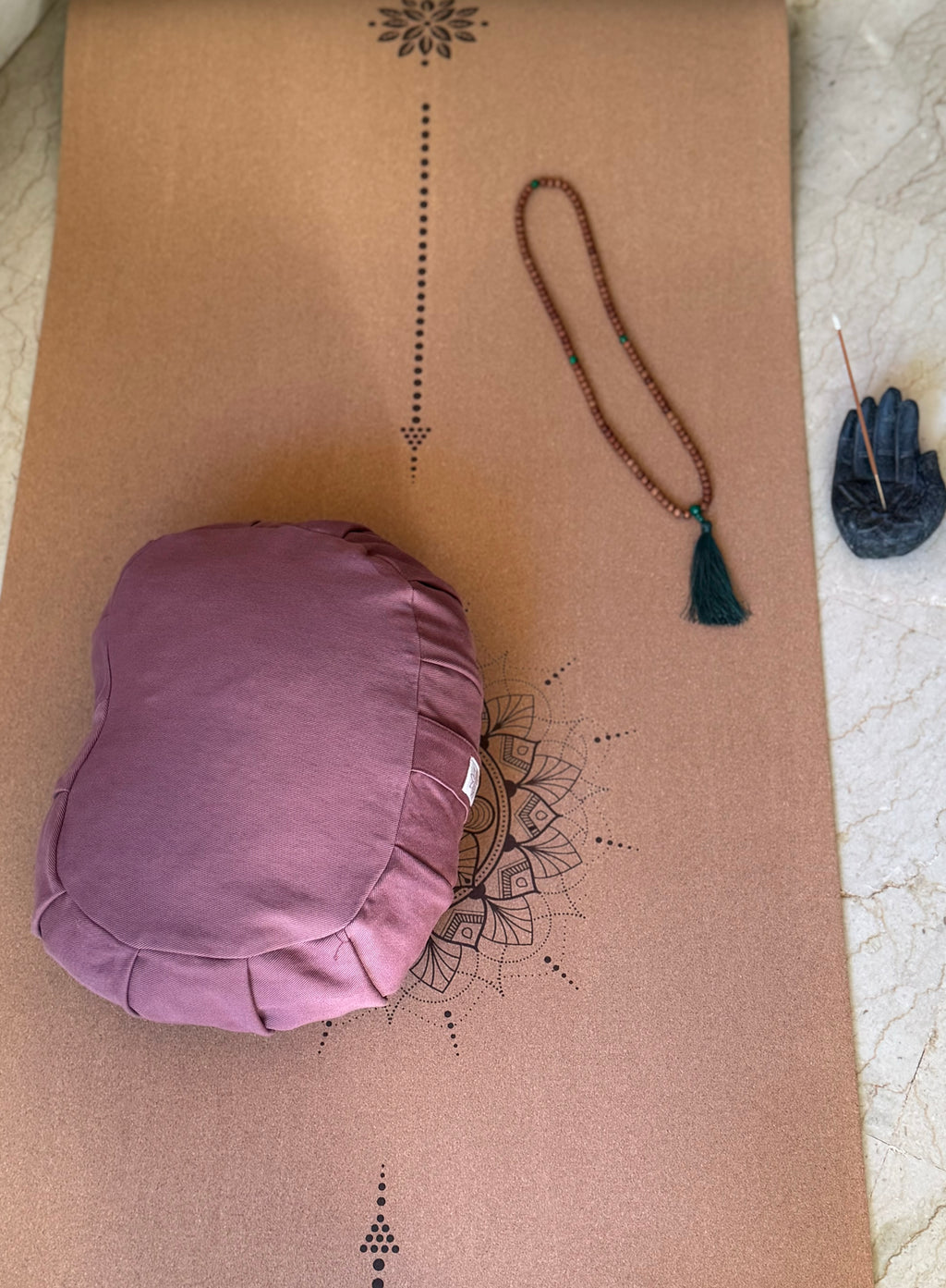 Zafu_Coussin de méditation demi-lune _ Prune