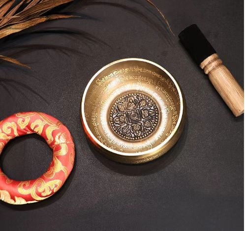 Bol chantant tibétain gravé « Sanskrit »