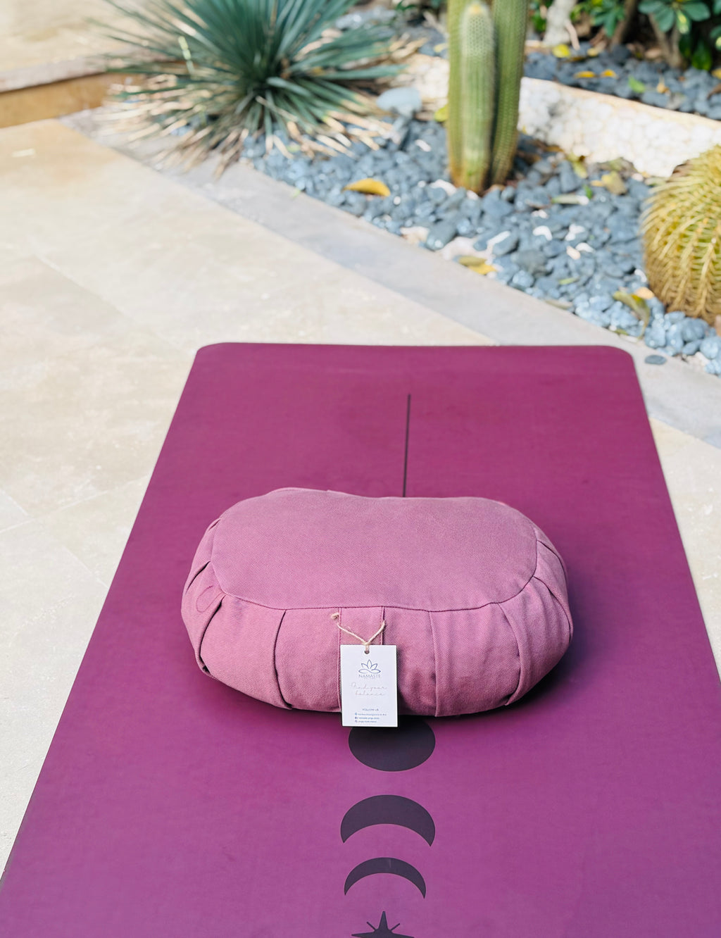 Zafu_Coussin de méditation demi-lune _ Prune